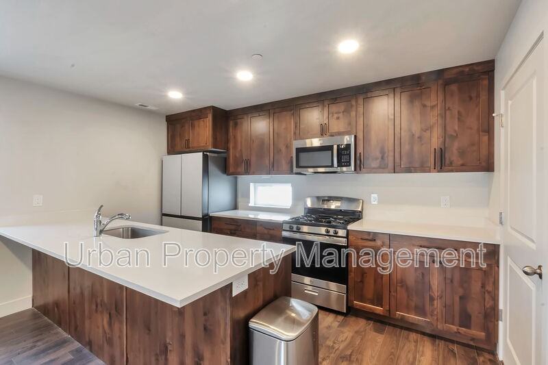 1590 Southwest #1105 - Photo 4 of 24