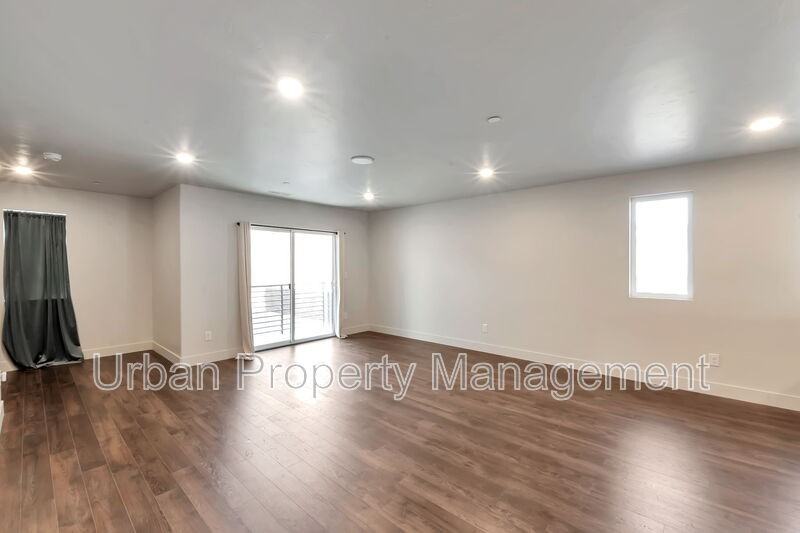 1590 Southwest #1105 - Photo 5 of 24