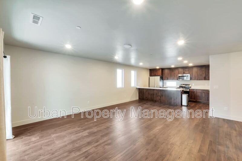 1590 Southwest #1105 - Photo 6 of 24