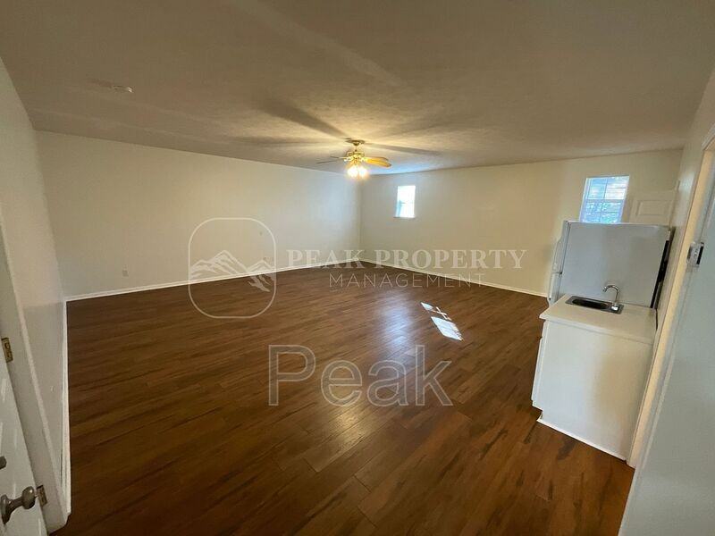 216 Wyndom Ct - Photo 5 of 22