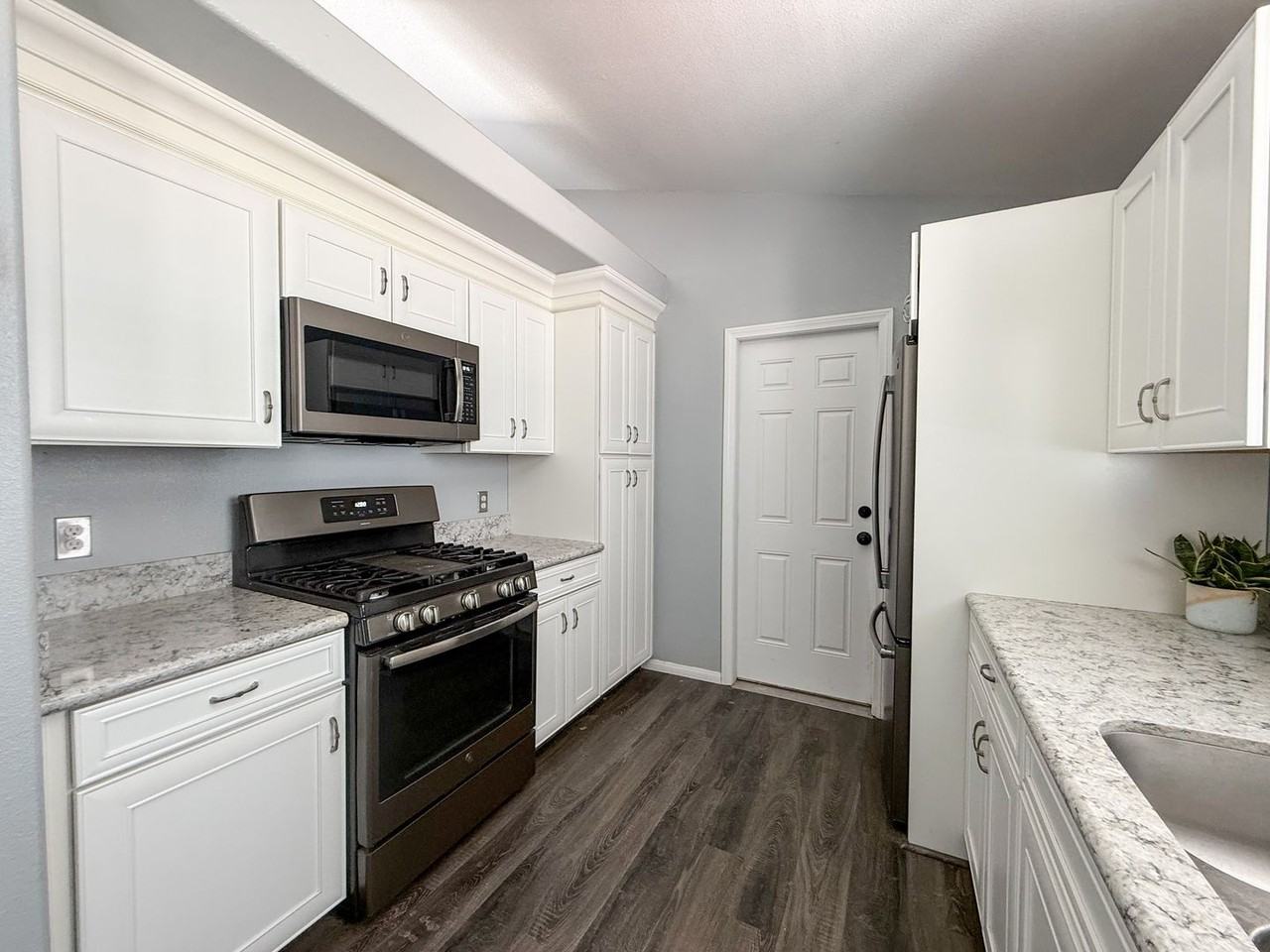 6926 N Star Ave - Photo 6 of 19