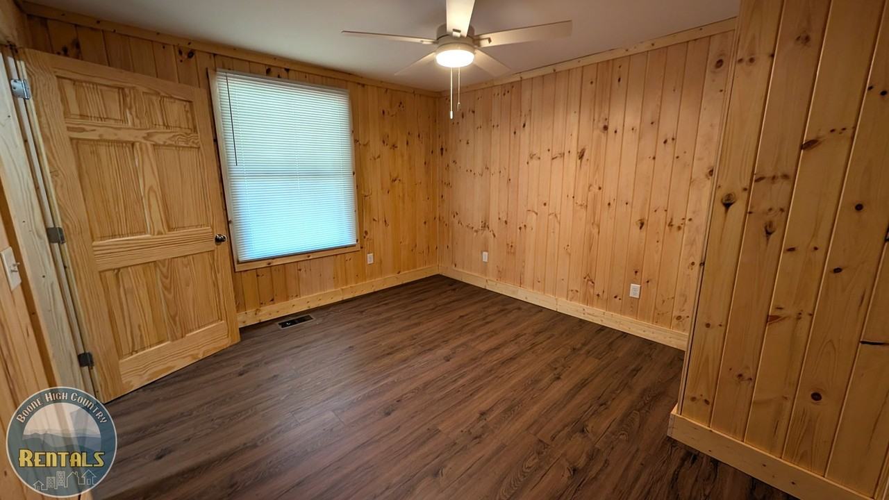 1776 Us Highway 421 N - Photo 4 of 23