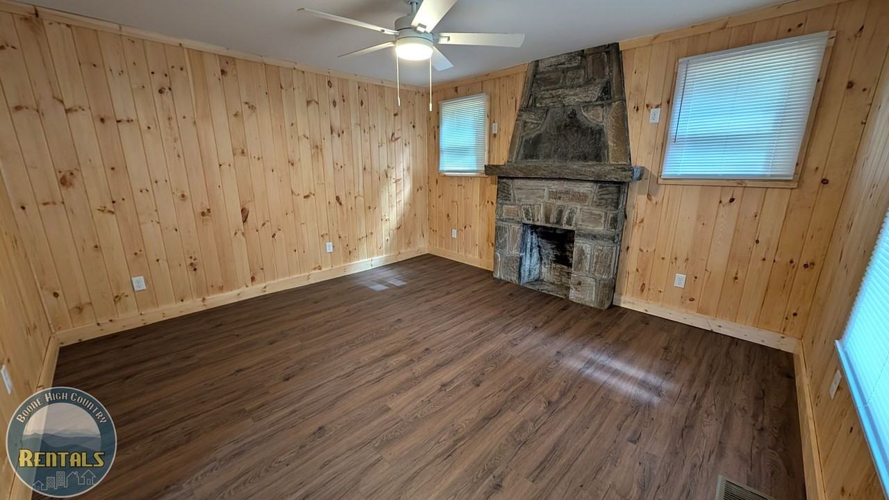 1776 Us Highway 421 N - Photo 5 of 23