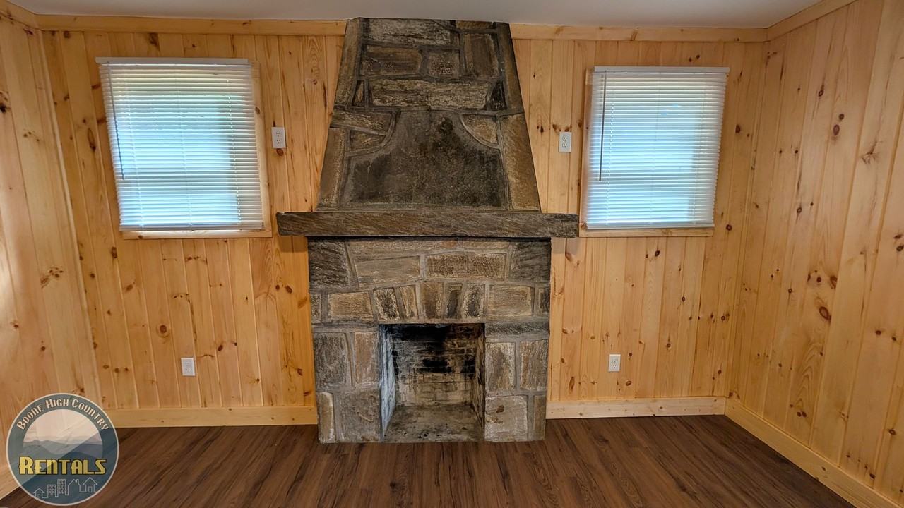 1776 Us Highway 421 N - Photo 6 of 23