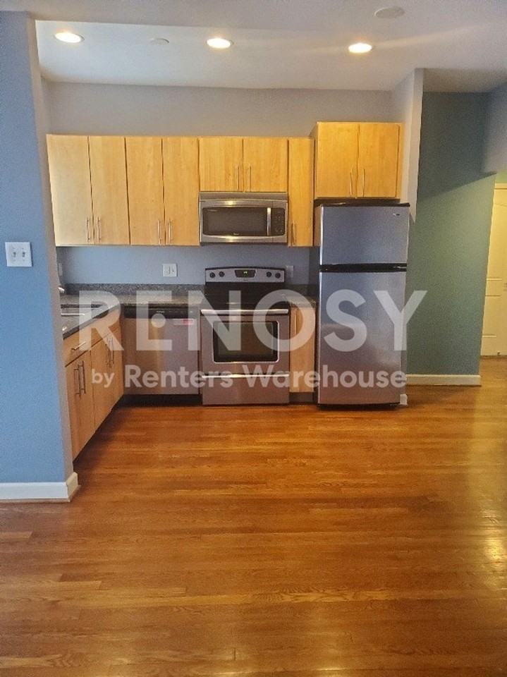 5625 Pershing Ave - Photo 3 of 11