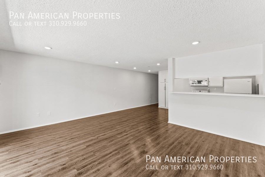 206 Euclid - Photo 7 of 20