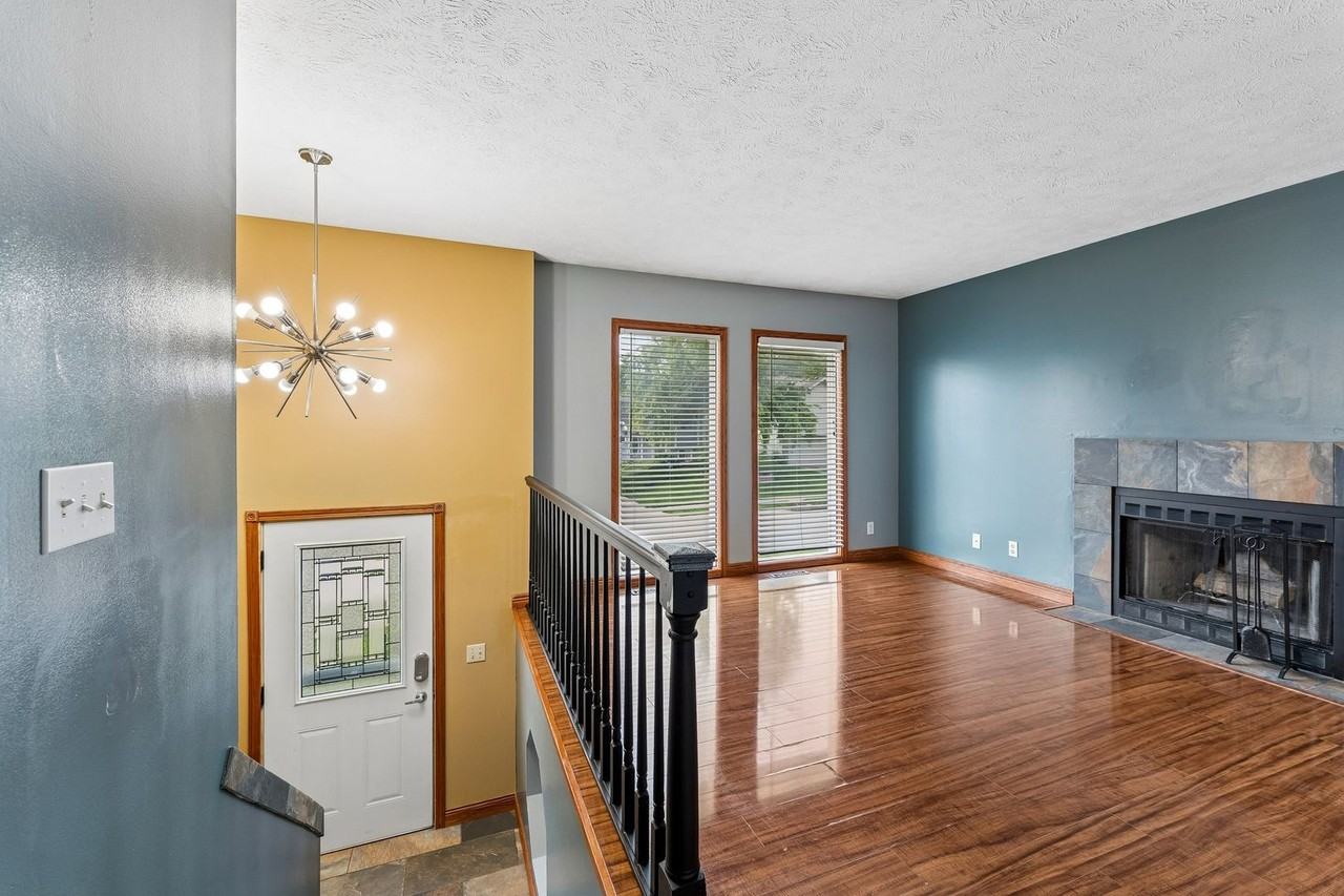 14022 Virginia St - Photo 5 of 26