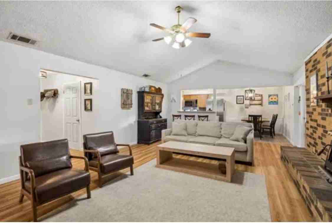 210 Lanier Rd - Photo 2 of 7