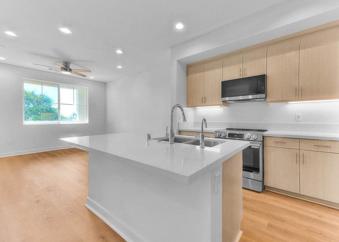 149 N 1st Ave - Photo 3 of 35