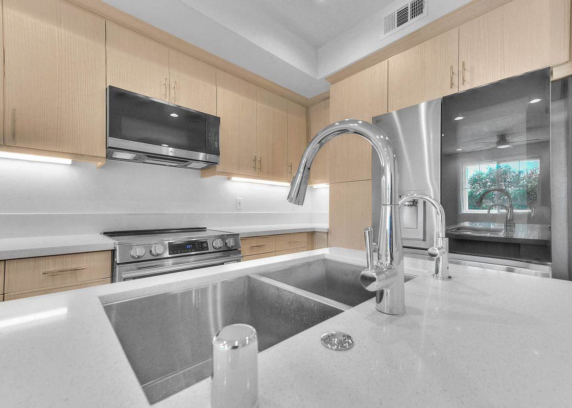 149 N 1st Ave - Photo 4 of 35