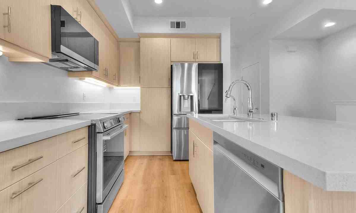 149 N 1st Ave - Photo 5 of 35