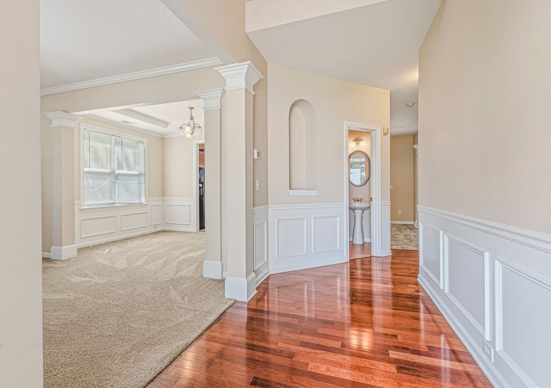 1807 Preserve Creek Way - Photo 4 of 33