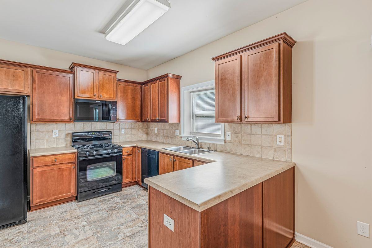 1807 Preserve Creek Way - Photo 7 of 33