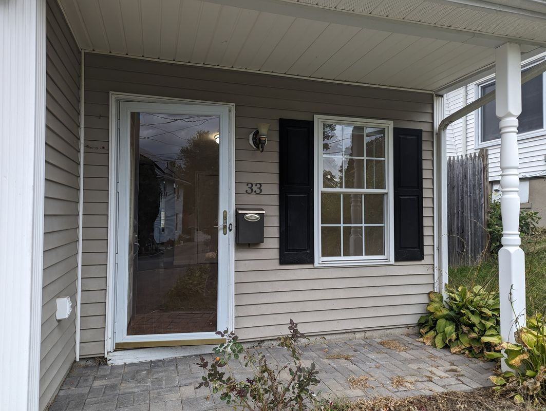 33 Hallock St - Photo 3 of 42