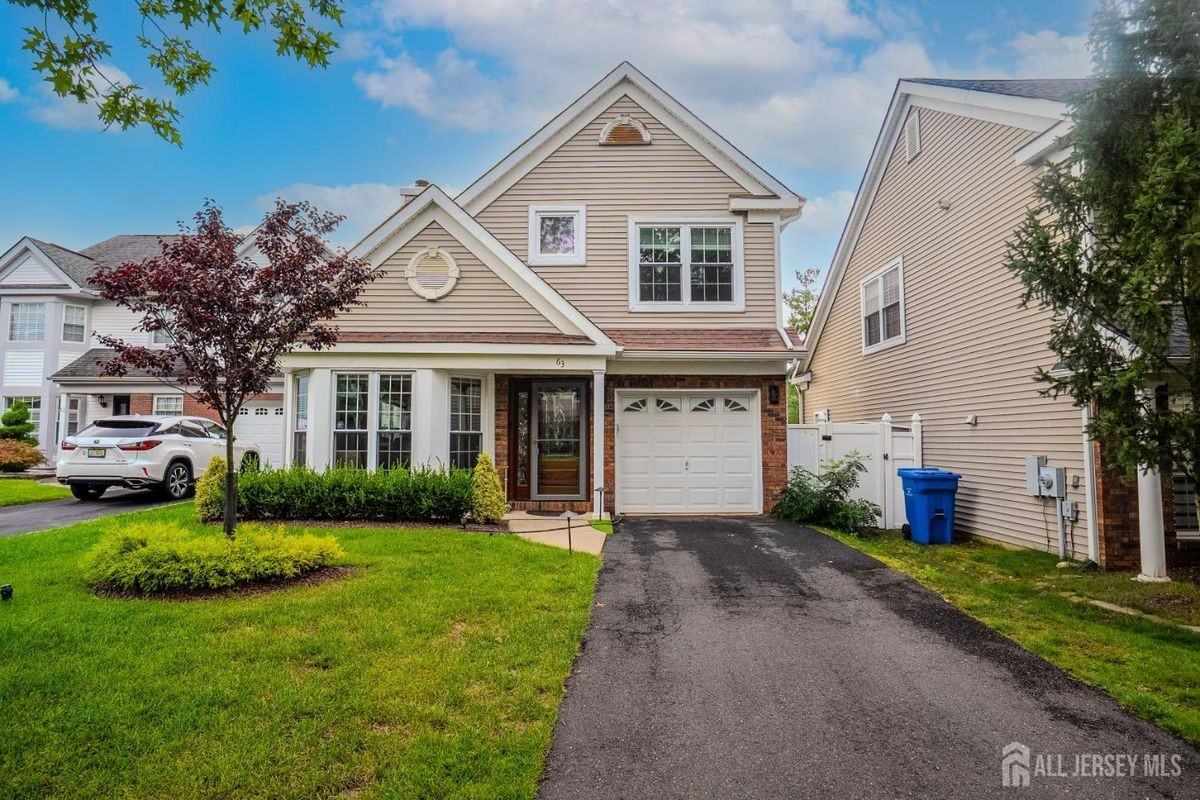 63 Carlisle Ct - Photo 2 of 43