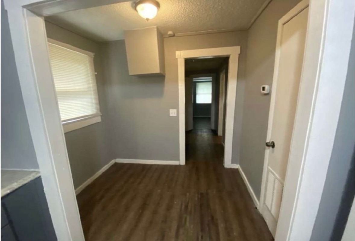 8208 N 14th St - Photo 4 of 20