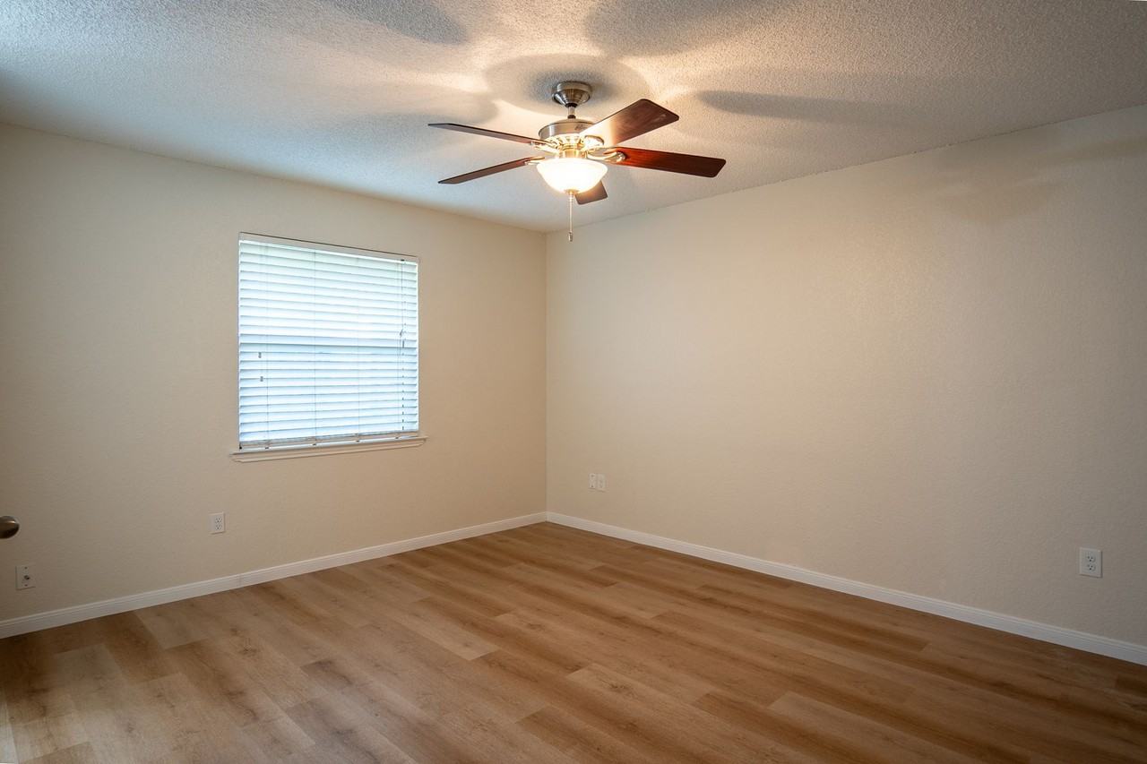 6616 6616/6618 Parkview Lane - 6616 Parkview Lane - Photo 4 of 18