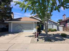 featured image of 3835 Hunters Glen Pl