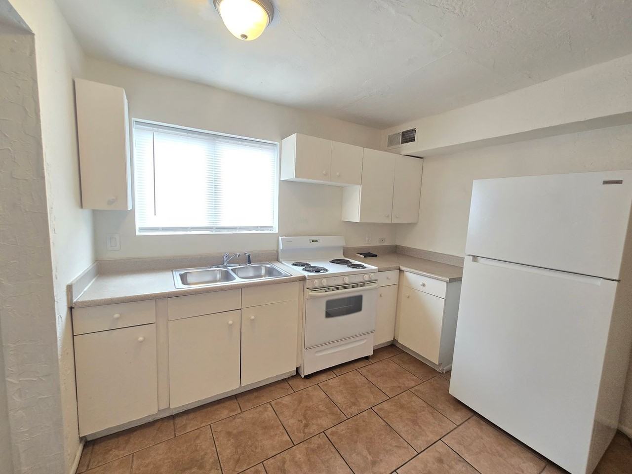 436 E 9th Ave #B1 - Photo 6 of 8