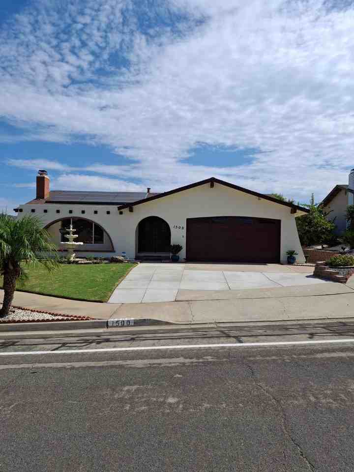 1500 Knob Hill Rd - Photo 4 of 18