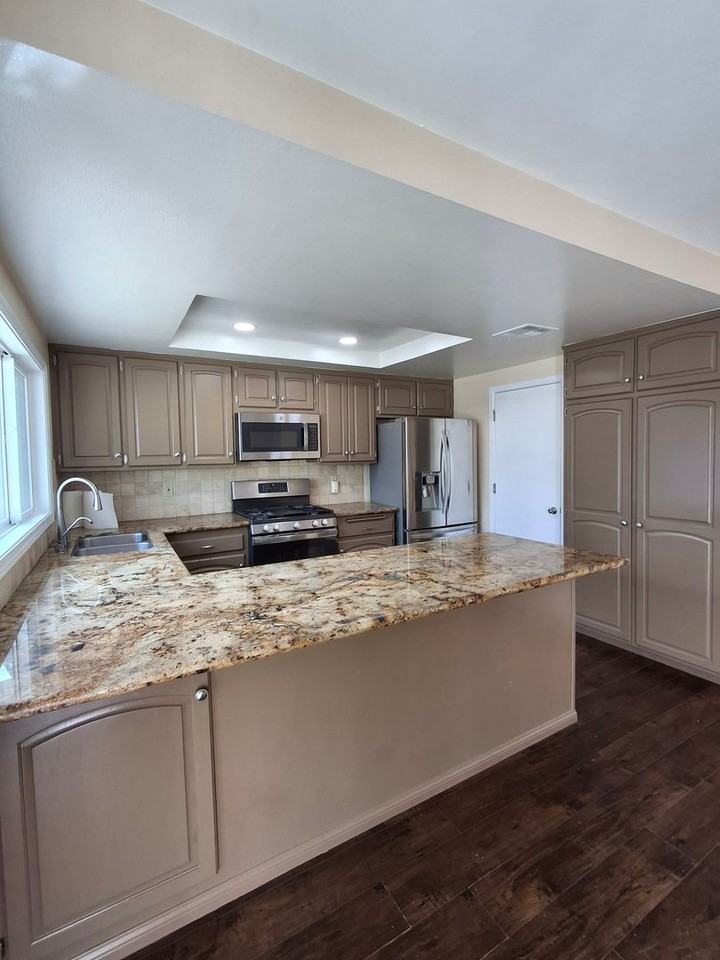 1500 Knob Hill Rd - Photo 7 of 18