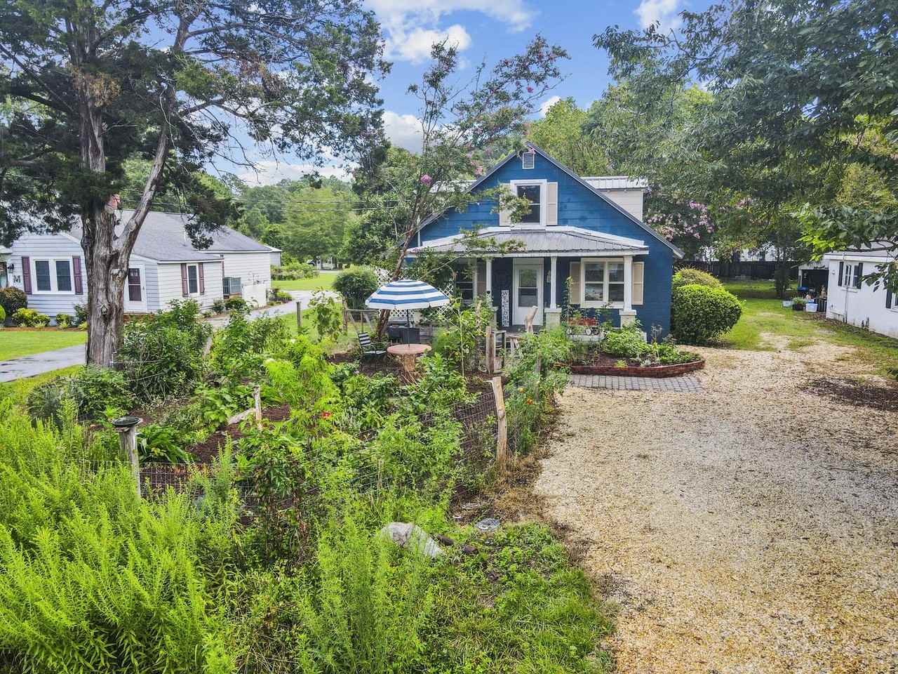 312 Beach St - Photo 6 of 48