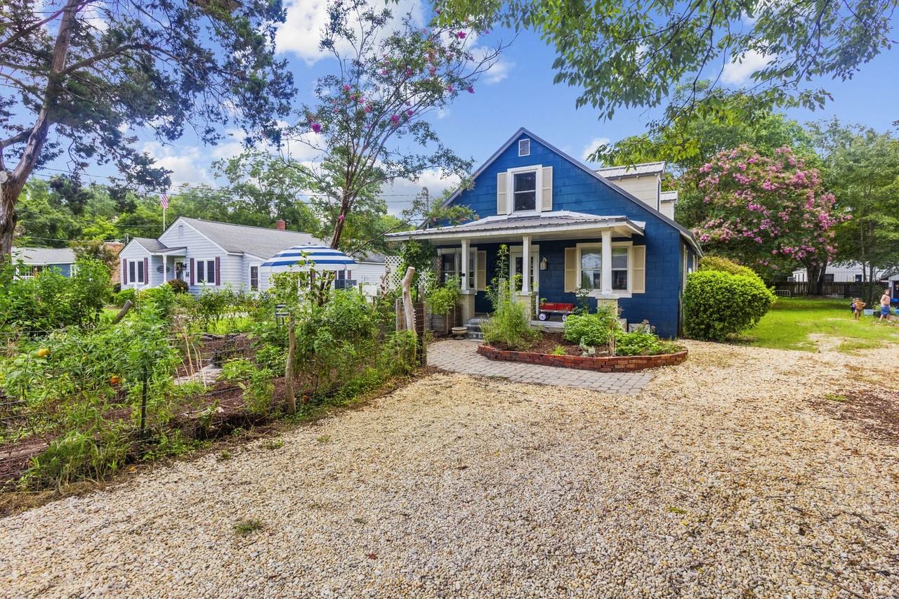312 Beach St - Photo 2 of 46