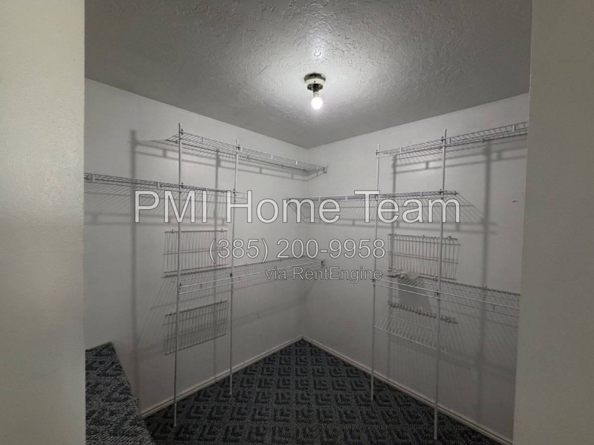 2942 N 2000 W - Photo 7 of 10