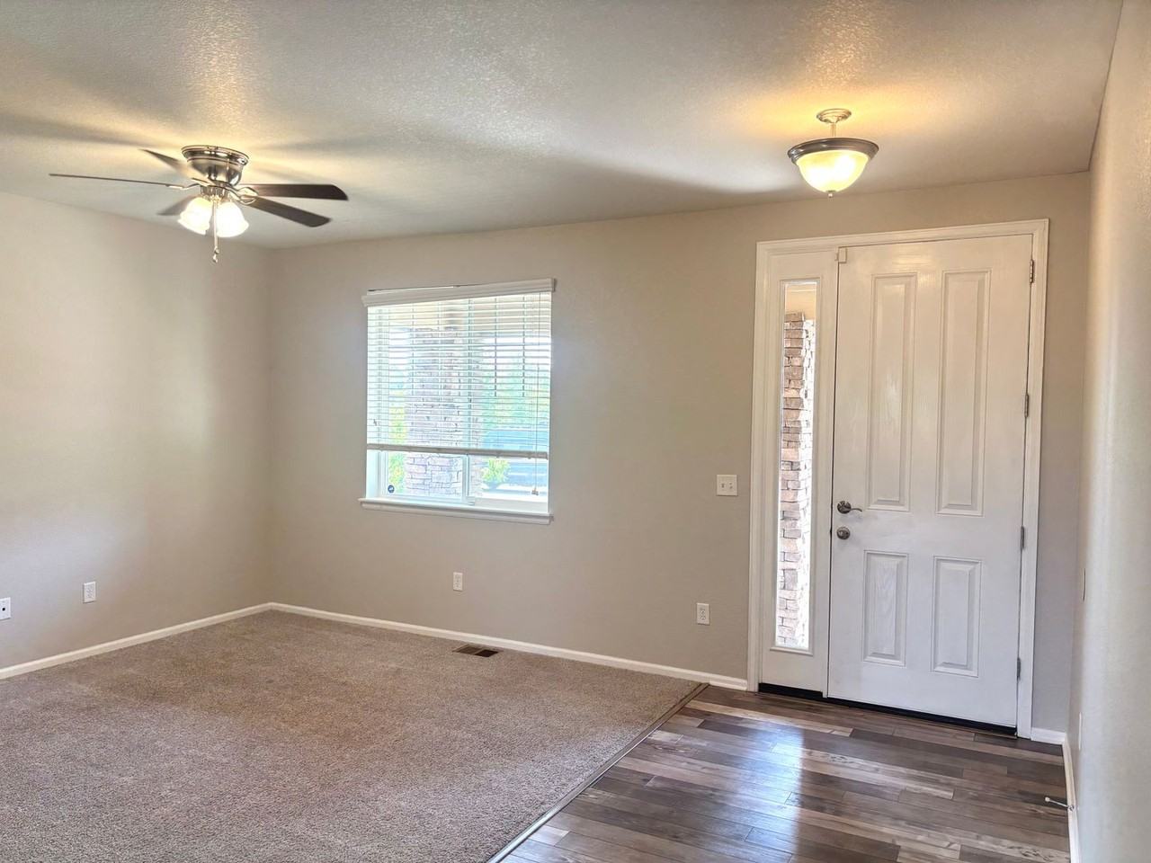 25147 E Maple Ave - Photo 2 of 33