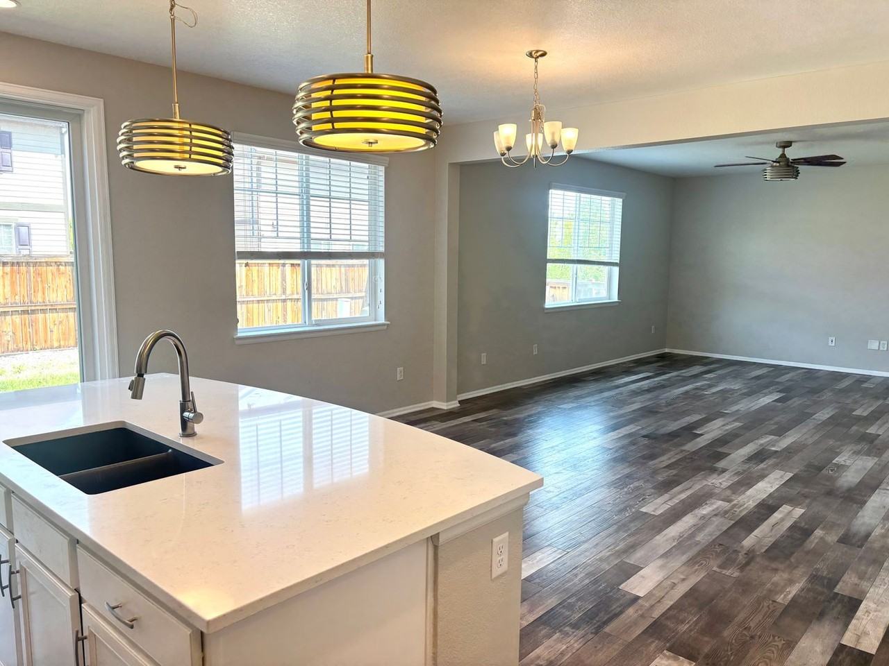 25147 E Maple Ave - Photo 5 of 33