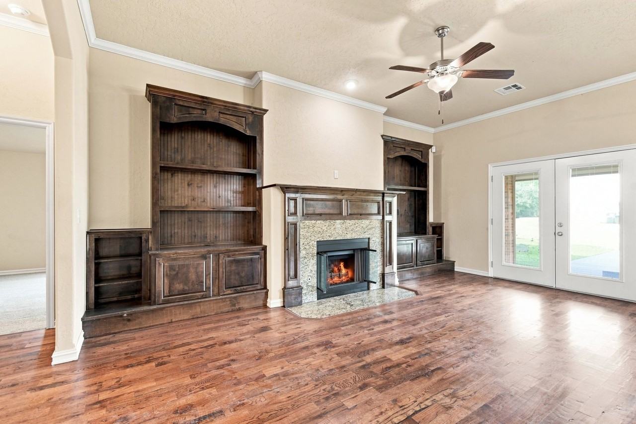 10724 Masters Cir - Photo 4 of 27