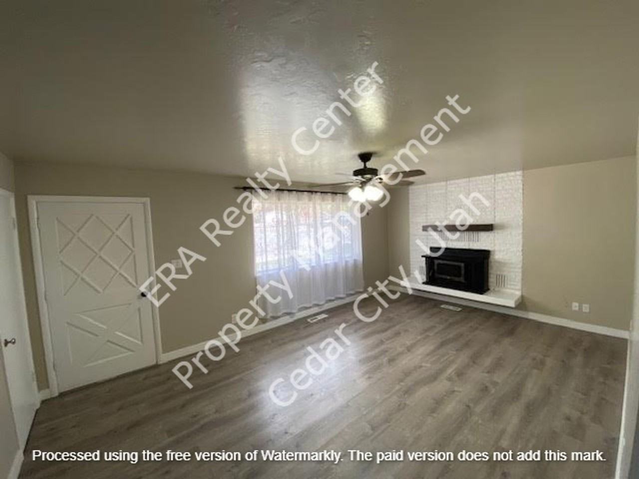 394 S 500 W - Photo 4 of 27