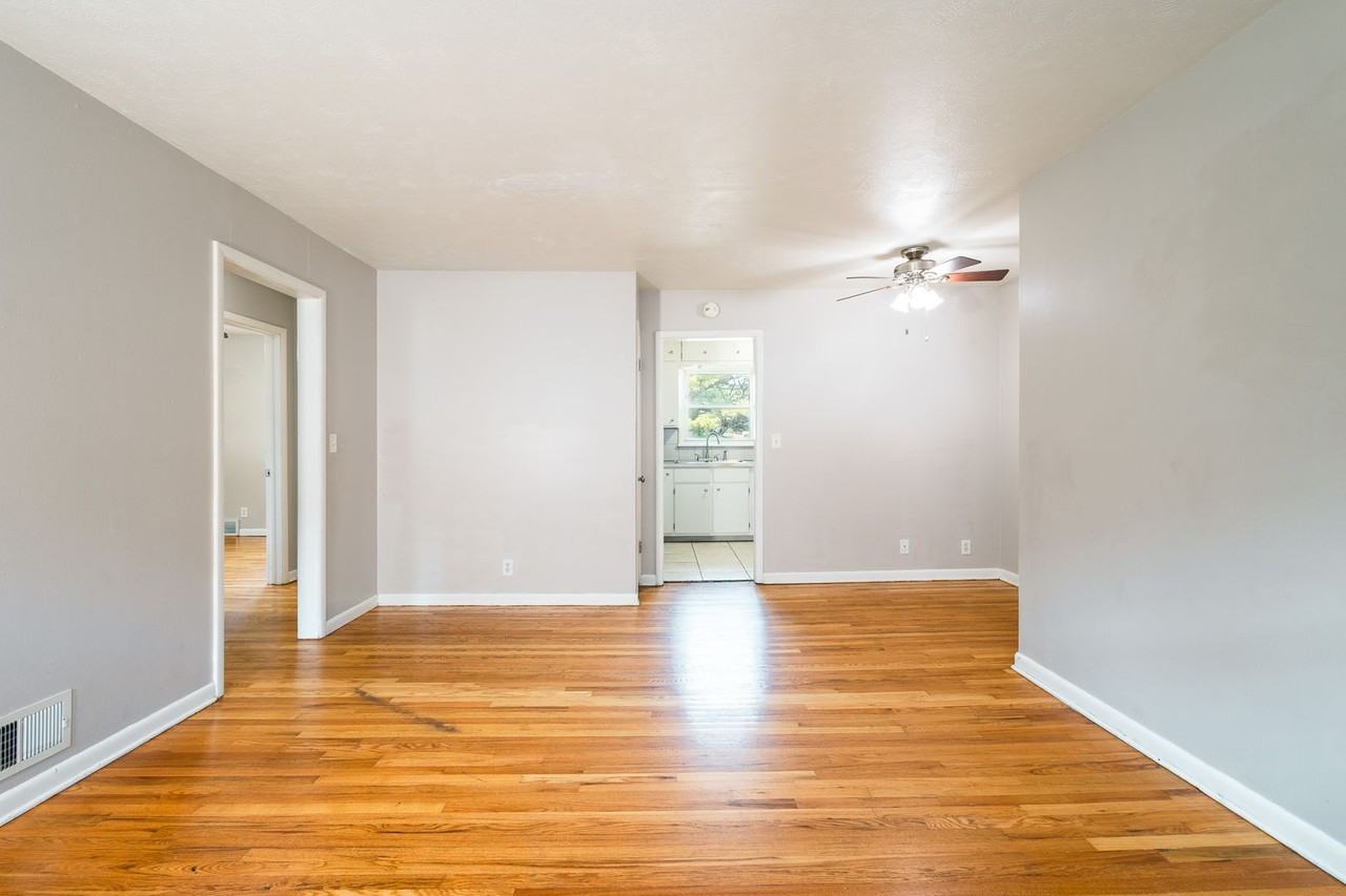 46th Street Apartments - Photo 3 of 13
