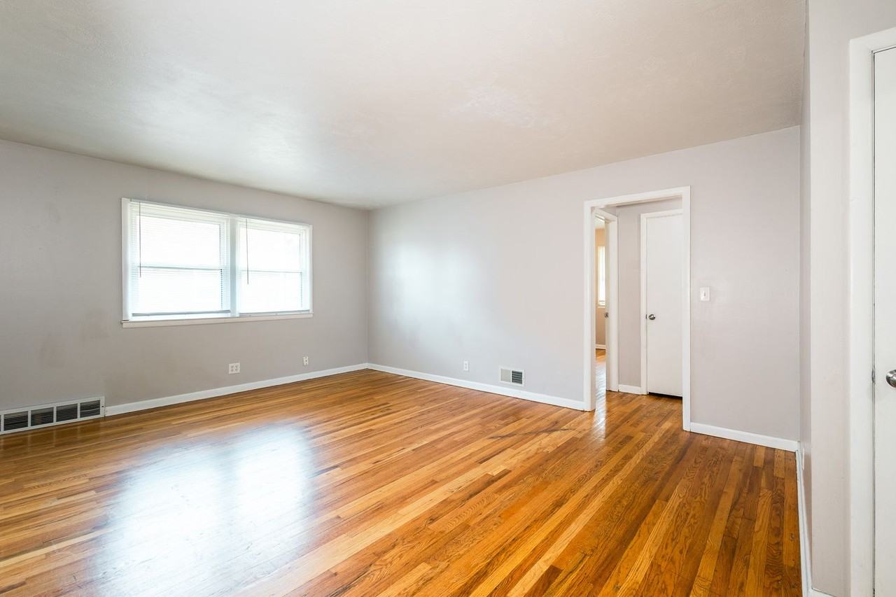 46th Street Apartments - Photo 4 of 13