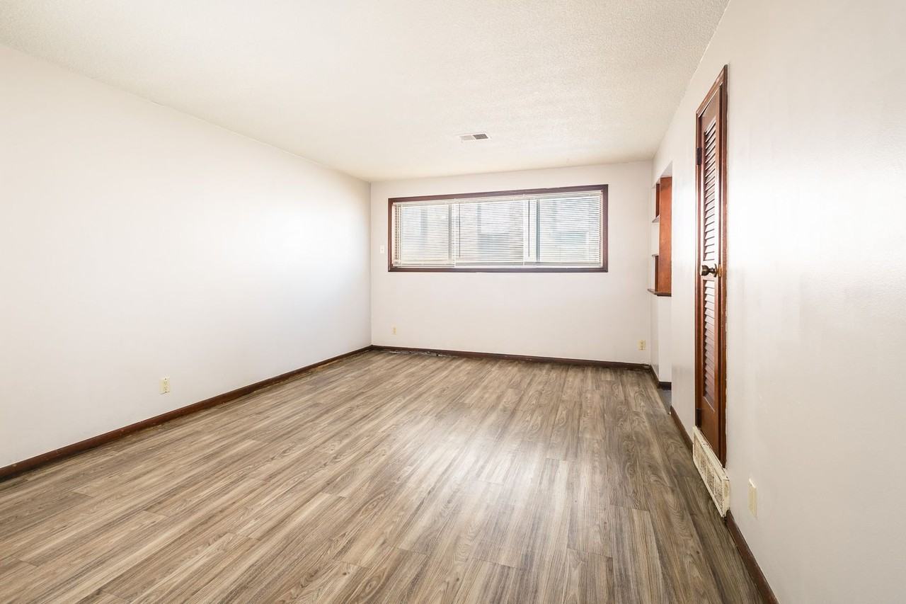 46th Street Apartments - Photo 3 of 24