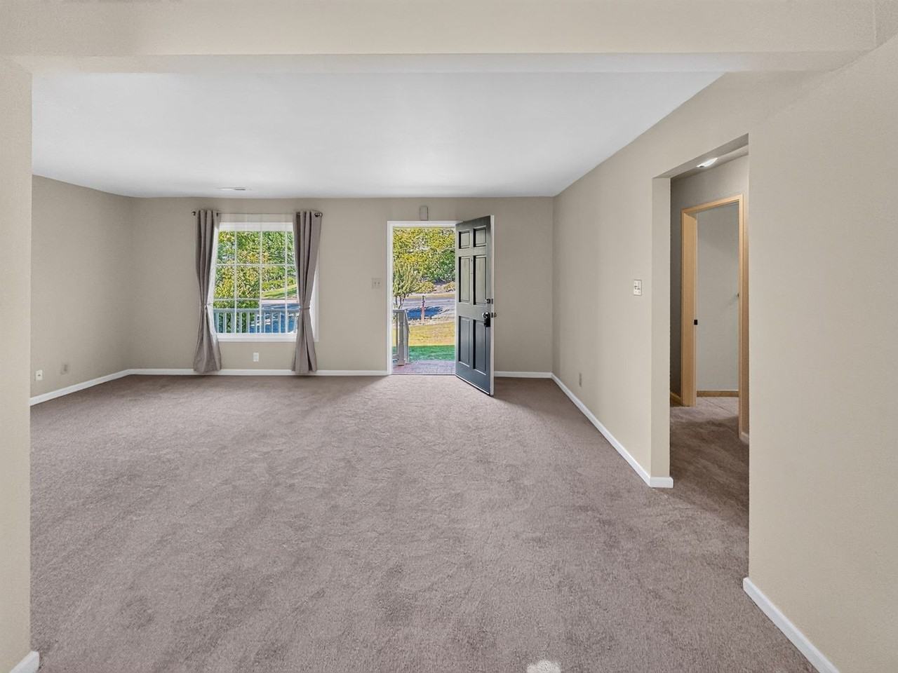 1807 San Miguel Dr - Photo 5 of 26
