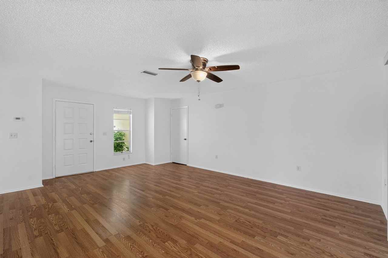 6243 Florida Ave - Photo 4 of 18