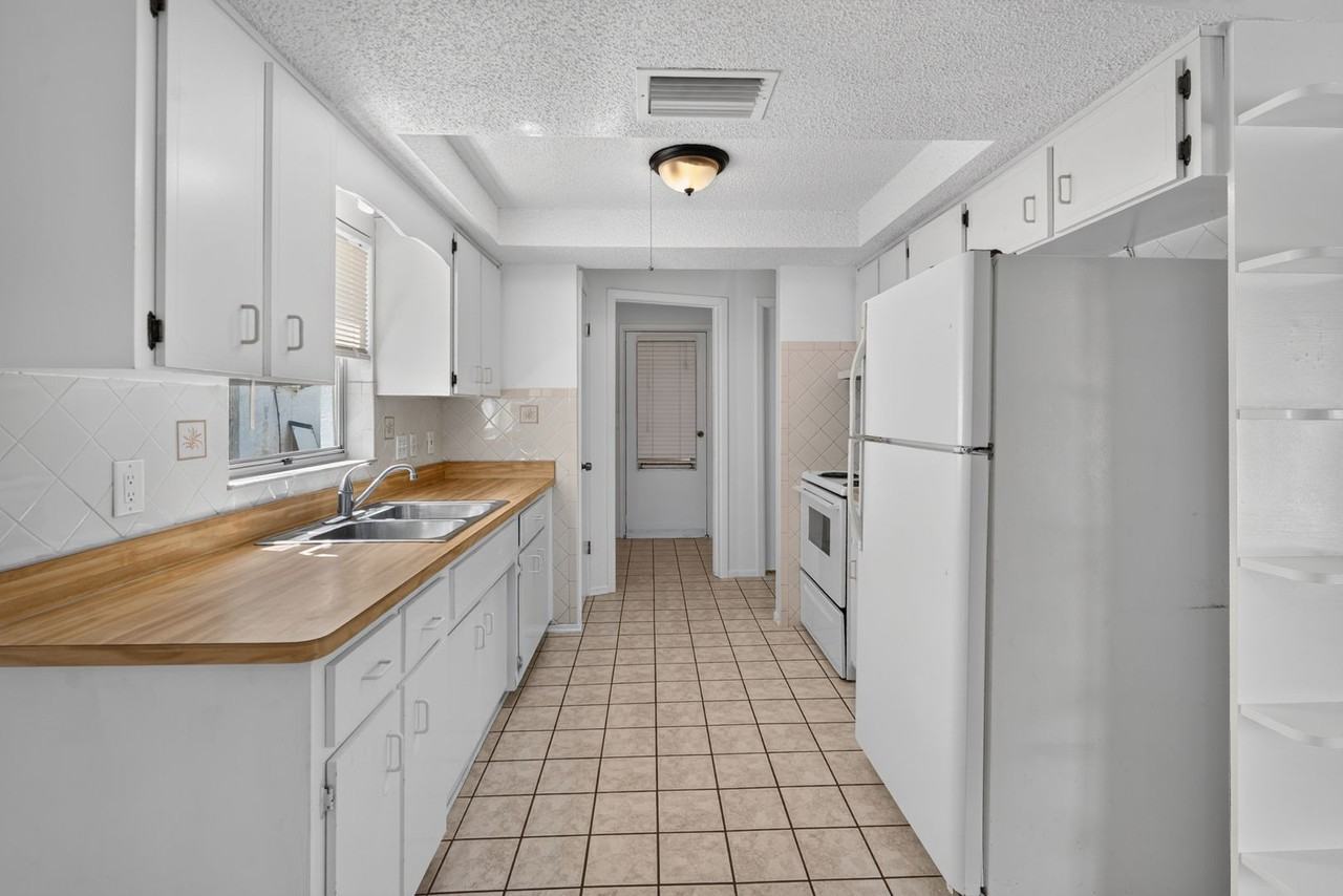 6243 Florida Ave - Photo 7 of 18
