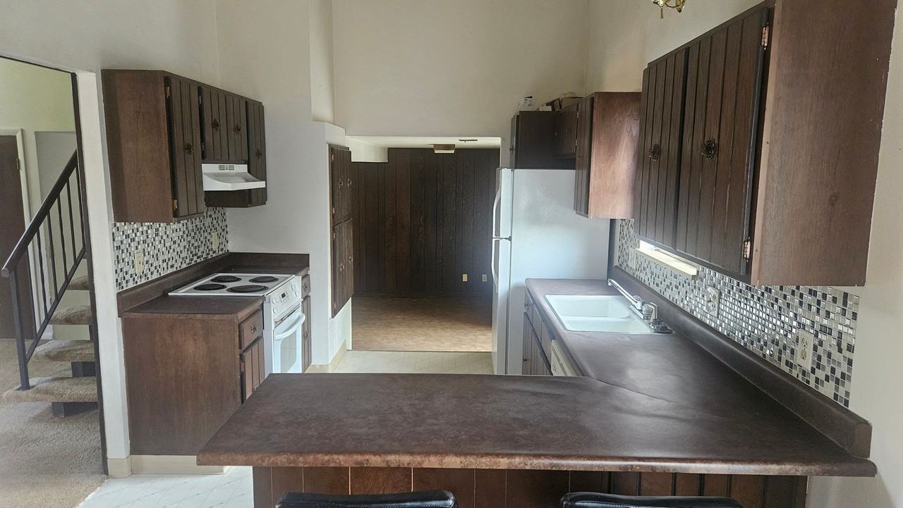 2601 Meadowlark Ave - Photo 4 of 20
