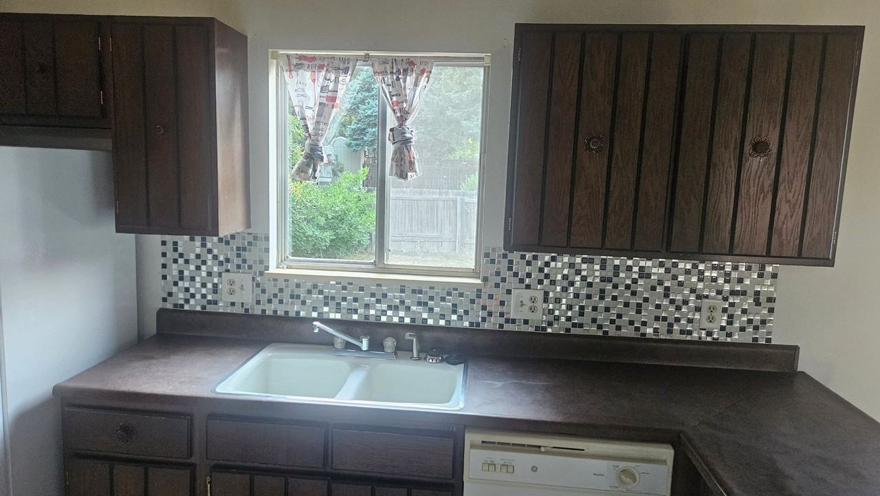2601 Meadowlark Ave - Photo 5 of 20
