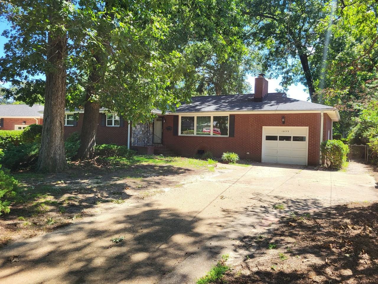 1653 Sheppard Ave - Photo 2 of 26