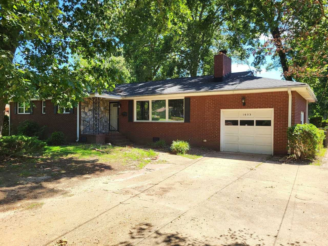 1653 Sheppard Ave - Photo 3 of 26