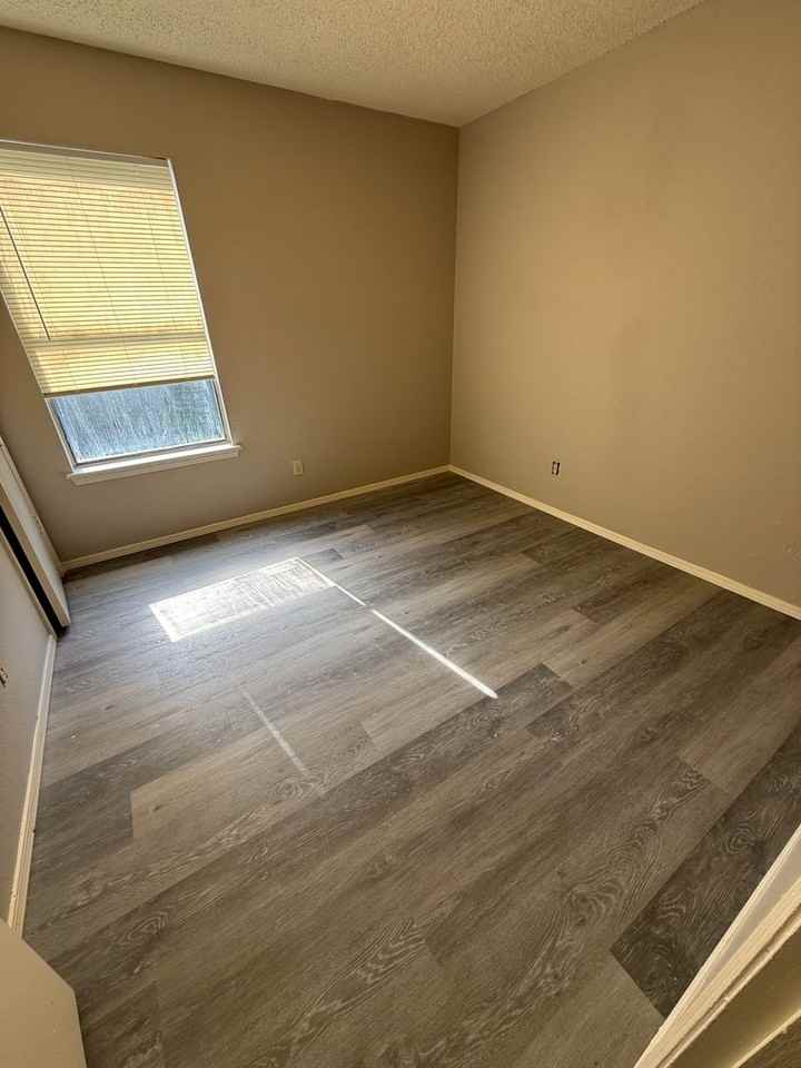 1502 Heather Ct - Photo 5 of 15