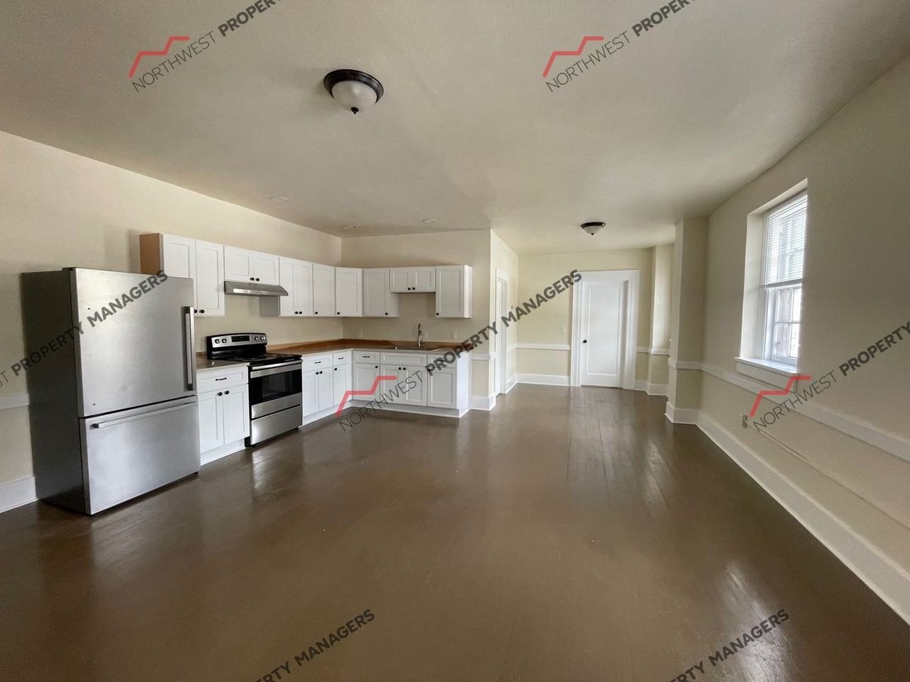 455 N Market Blvd - Photo 3 of 5