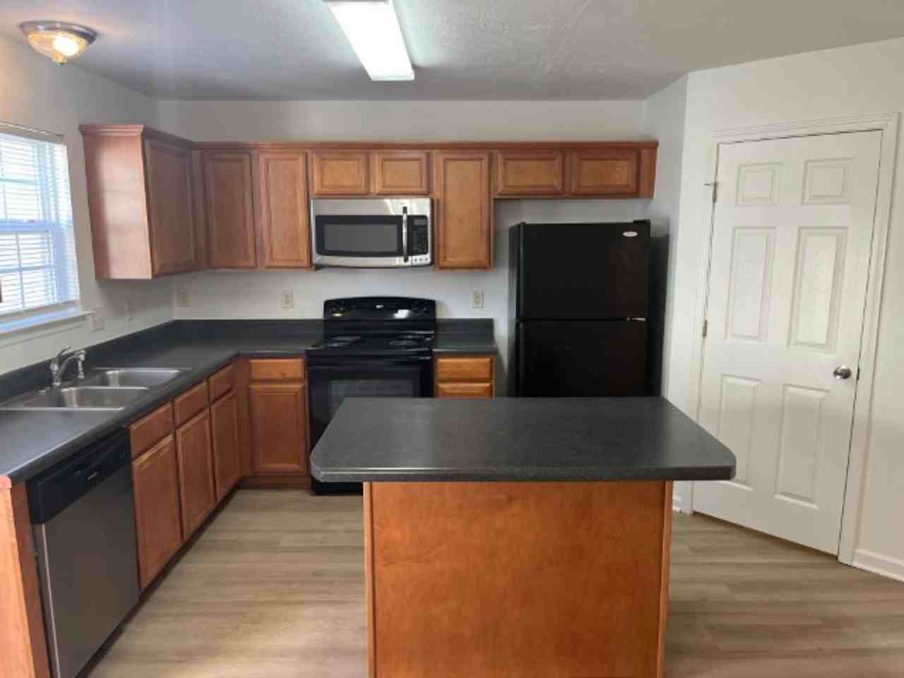 1742 Red Jacket Dr - Photo 5 of 12