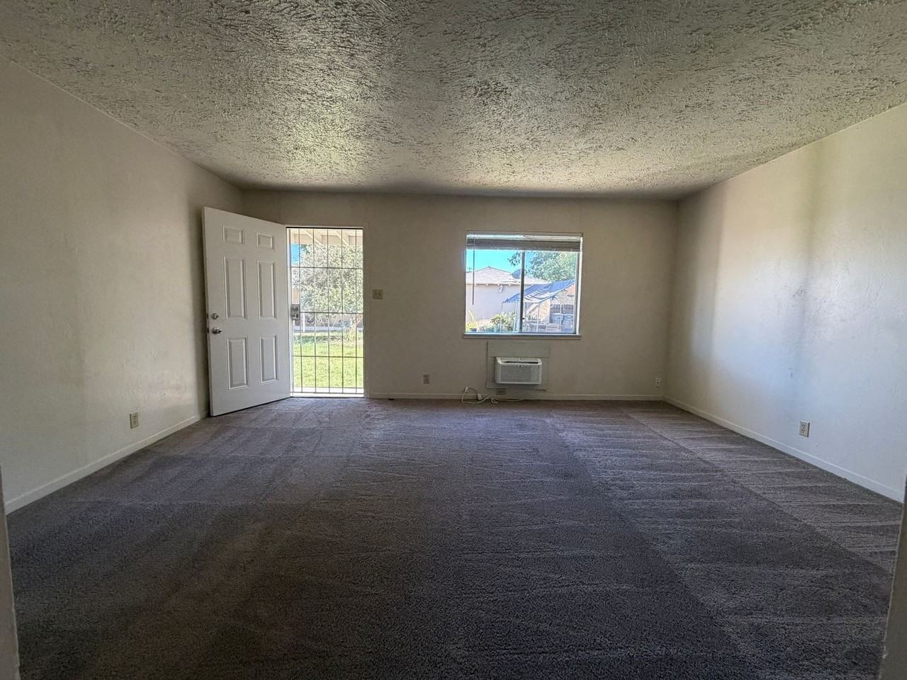 1061 E Monte Vista Ave - Photo 4 of 25