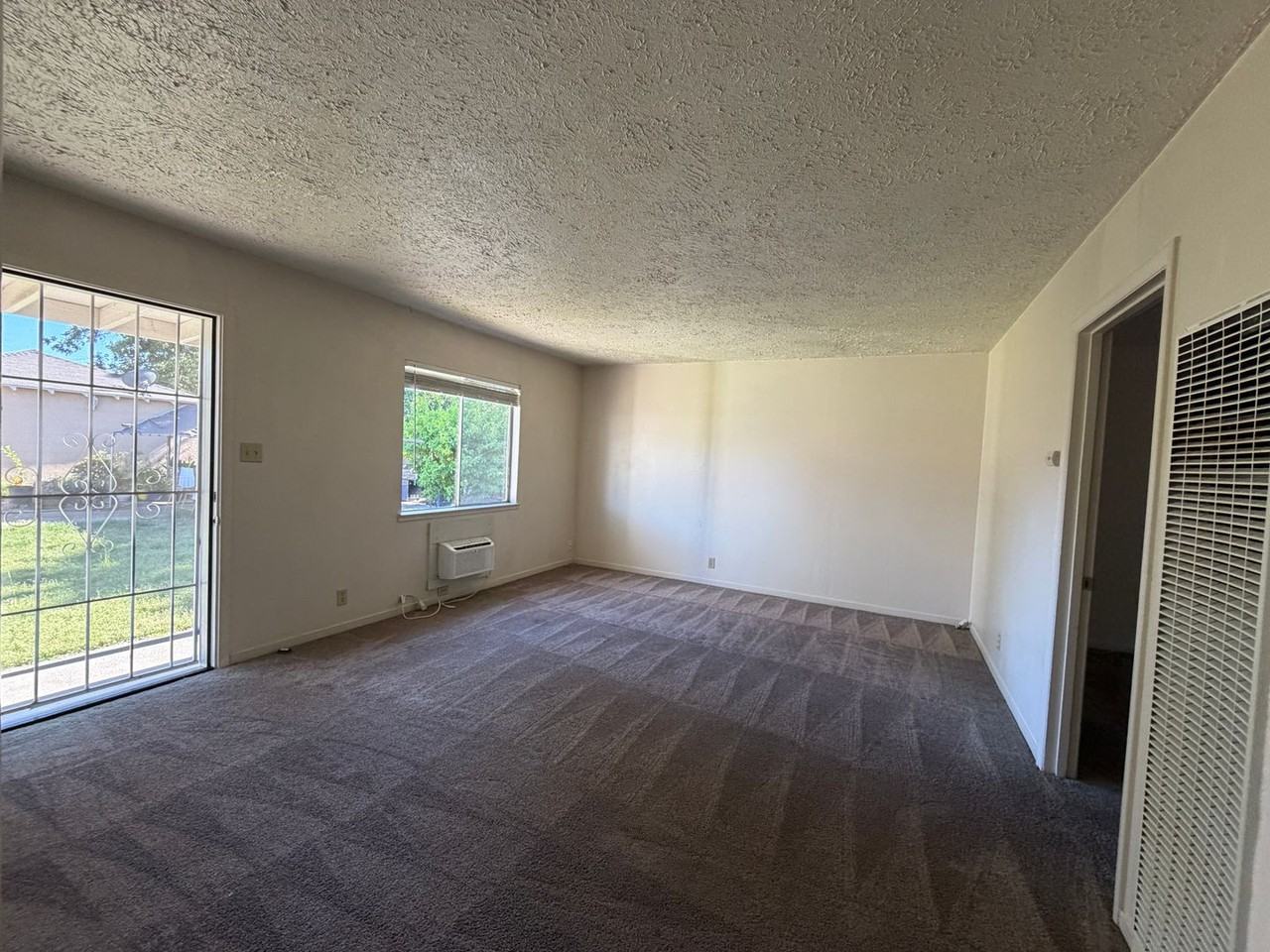 1061 E Monte Vista Ave - Photo 5 of 25
