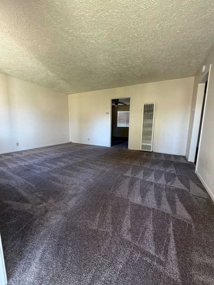 1061 E Monte Vista Ave - Photo 6 of 25