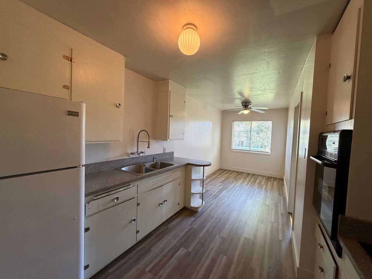 1061 E Monte Vista Ave - Photo 7 of 25