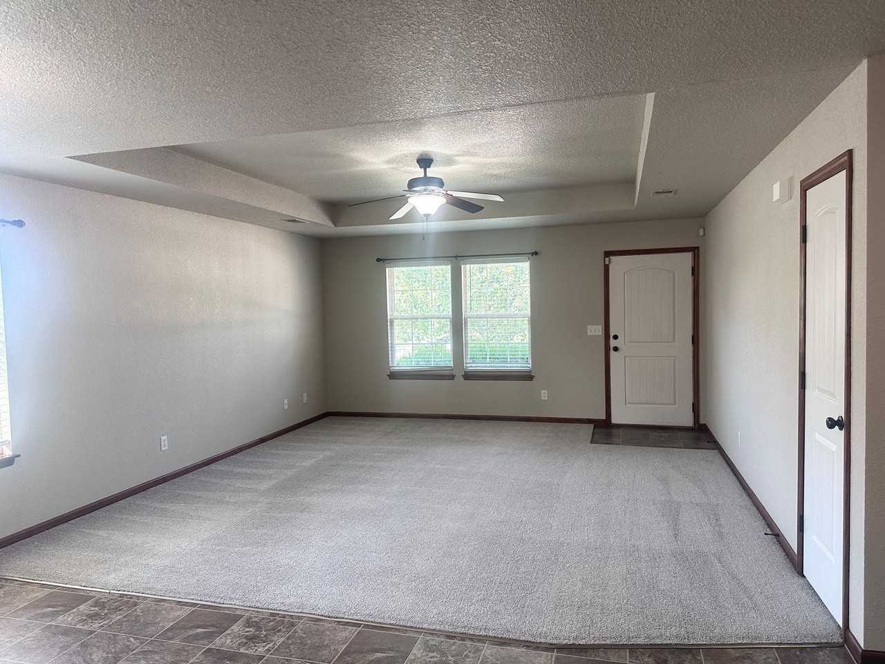 108 Se Rose Garden Ln - Photo 3 of 14